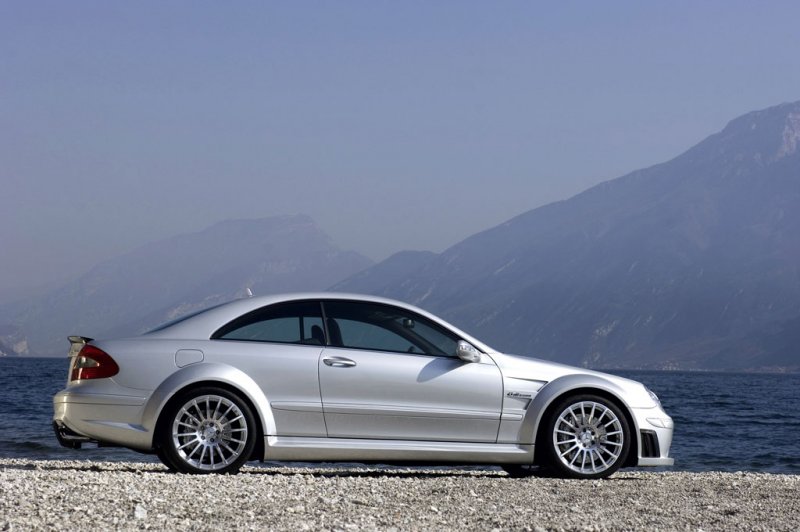 _Mercedes-Benz-CLK-63-AMG-Black-Series-1