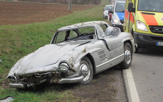 crashed-300-sl-628.jpg