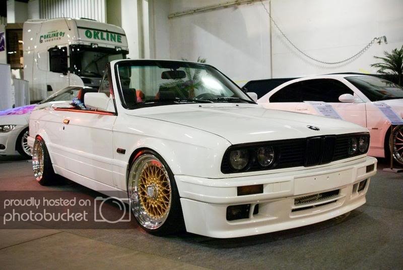 e30whiteee.jpg