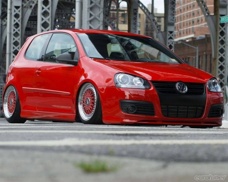 eurp_0910_70_volkswagen_gti_hatch_f.jpg