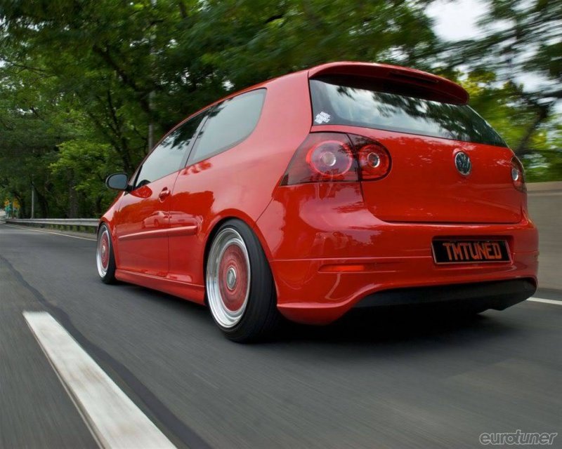 eurp_0910_71_volkswagen_gti_rear_vi.jpg