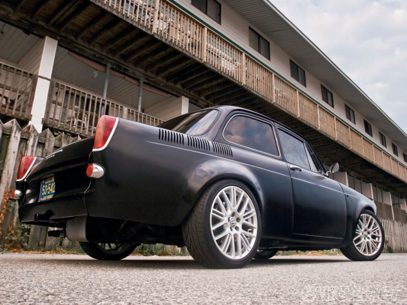 eurp_1103_02_o1965_vw_1500right_side_vie