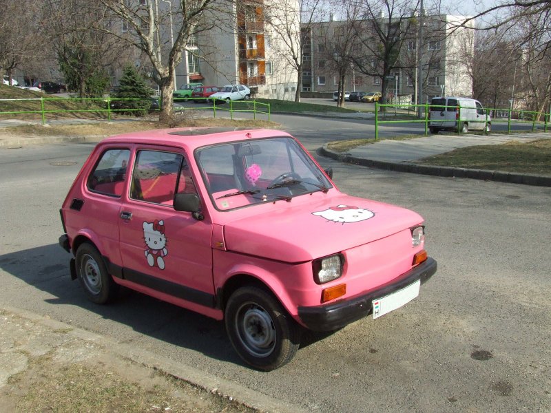 hello-kitty-fiat.jpg