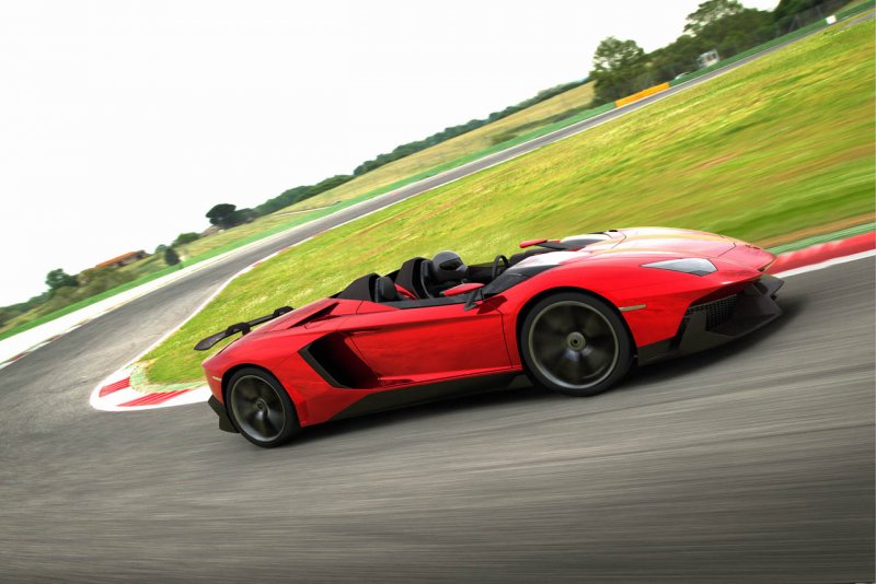 lamborghini-aventador-j-03.jpg