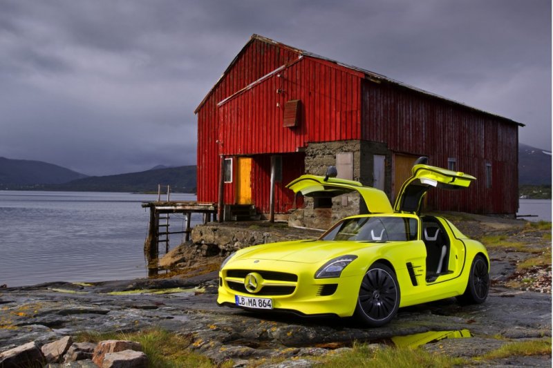 mercedes-benz-sls-amg-e-cell_100315593_l