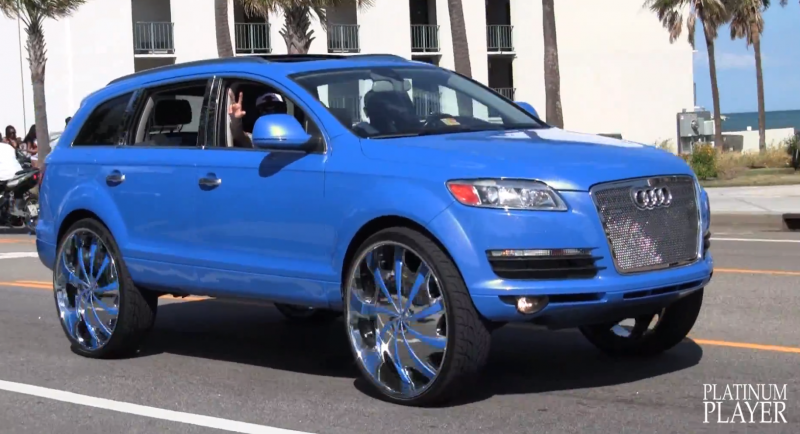 pearl-blue-audi-q7-on-30-inch-wheels-vid