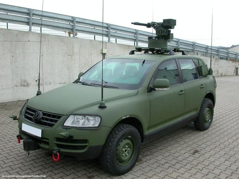 vw_touareg_military.jpg