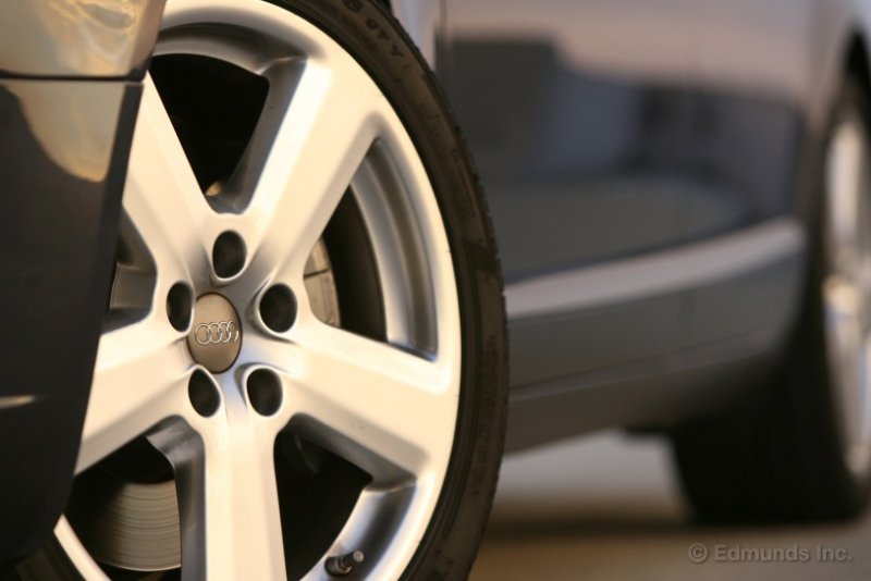2006_audi_a6_sline-wheel.jpg