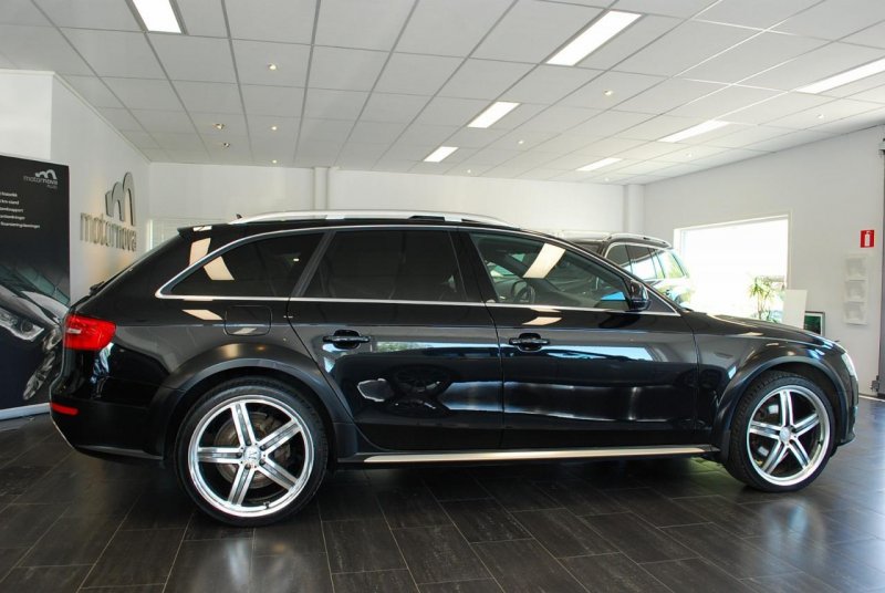 Bil med Sommerfelger 2.jpg