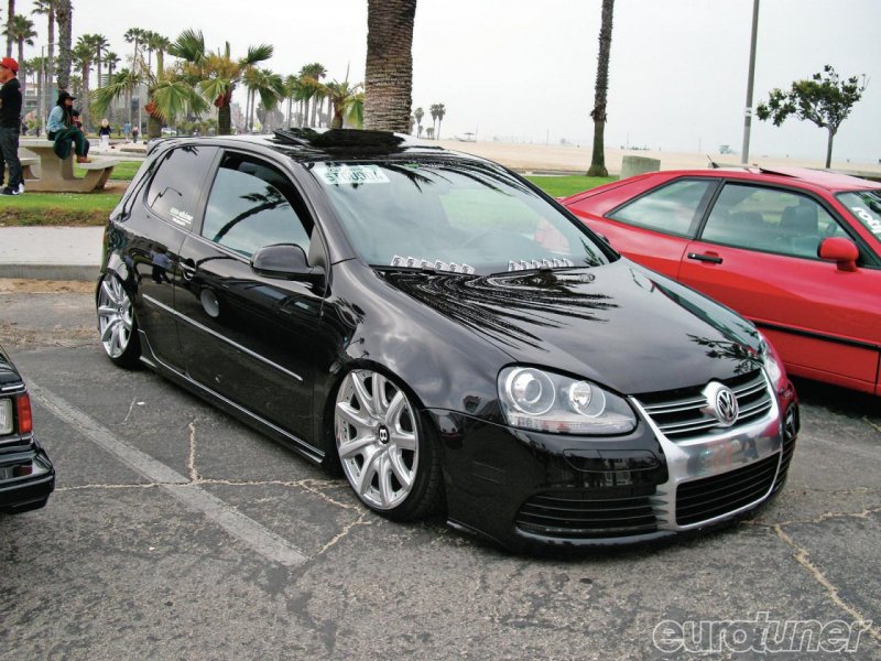 eurp-1108-06+hellaflush-la-event+black-vw-bentley-wheels.jpg