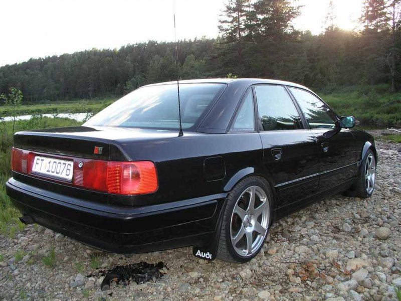 S4 06 bak m bekk.jpg