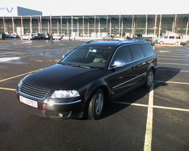 Passat 2005 8.jpg