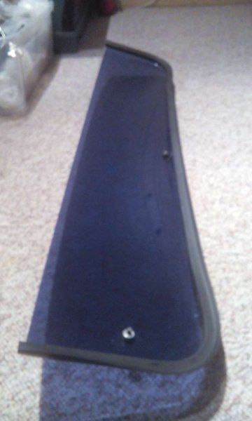 Spoiler på takluke uten vindavvisere.jpg