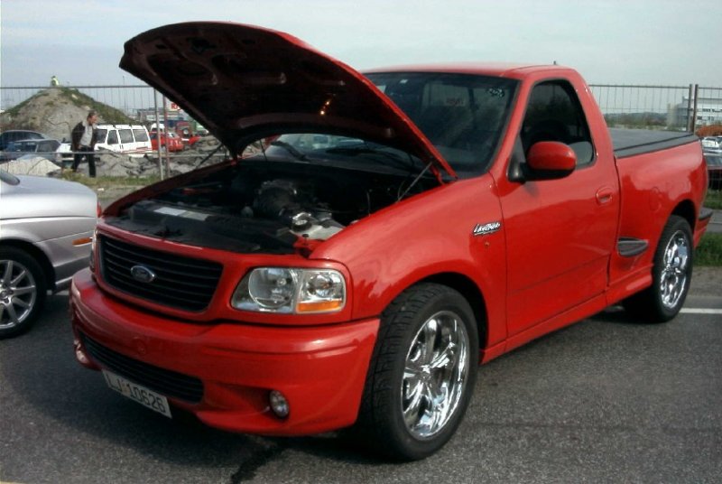 streetleagel 02.05.04 004.jpg