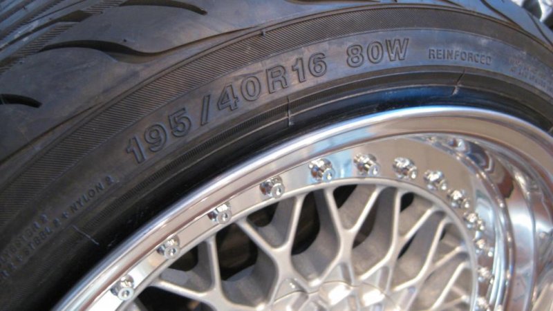 Hjul på bil 005.jpg