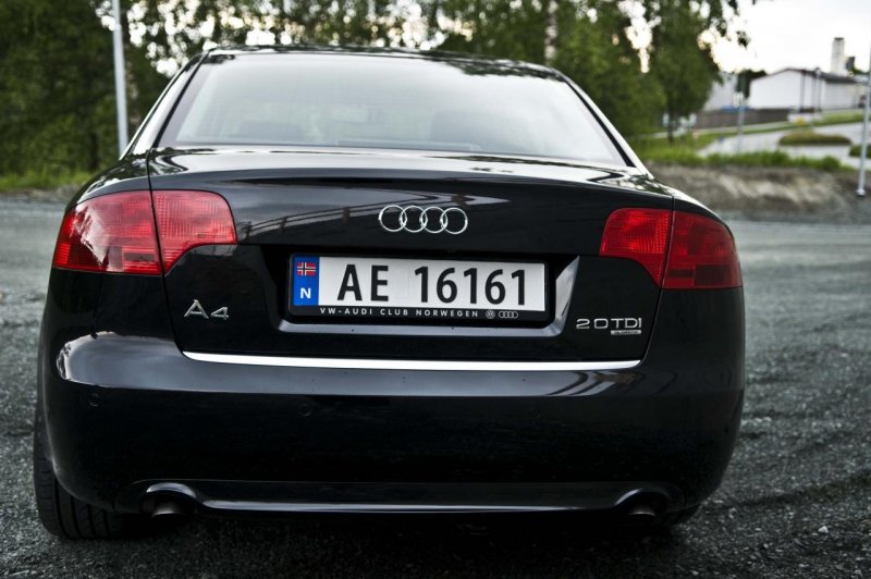 Audi A4_D.jpg