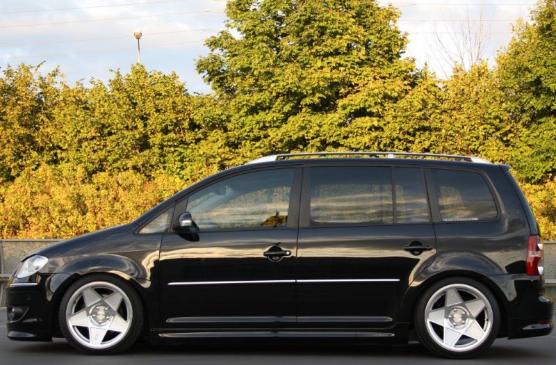 vw touran.jpg
