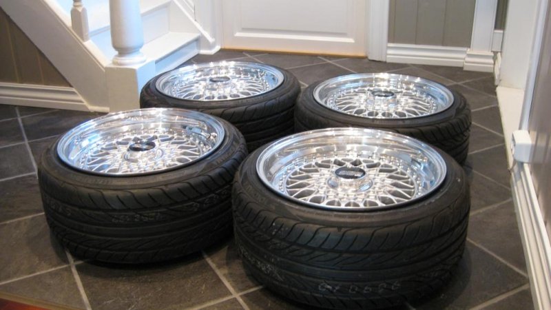 Hjul på bil 002.jpg