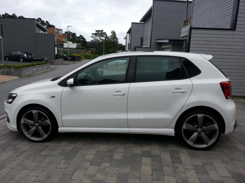 Polo R-line DSG.jpg