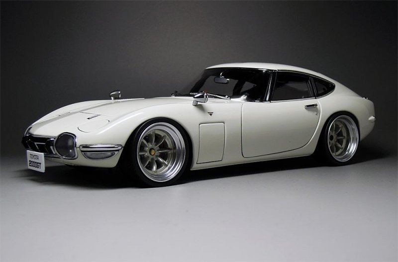 toyota+2000gt+autoart.jpg