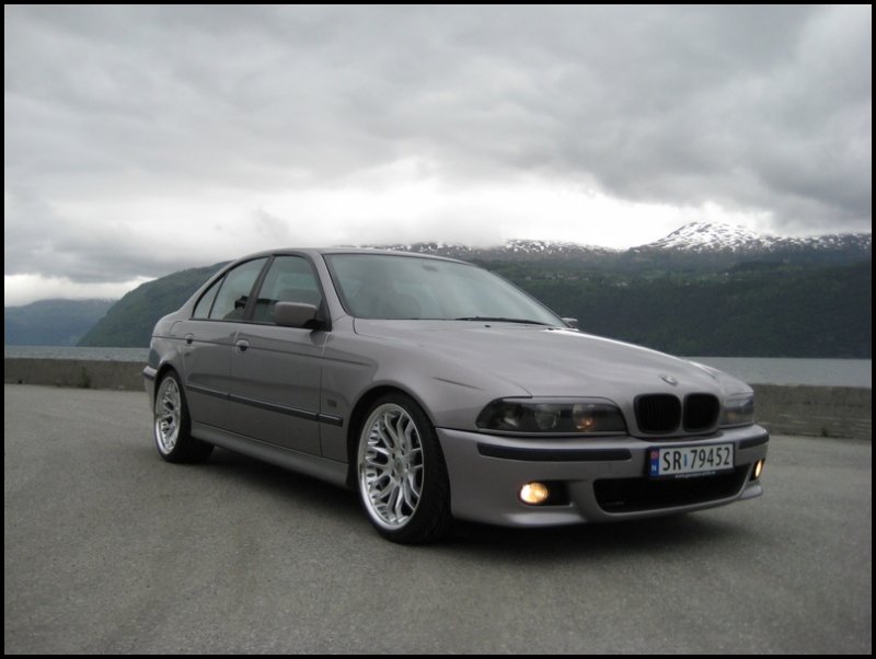 BMW 523  001.jpg