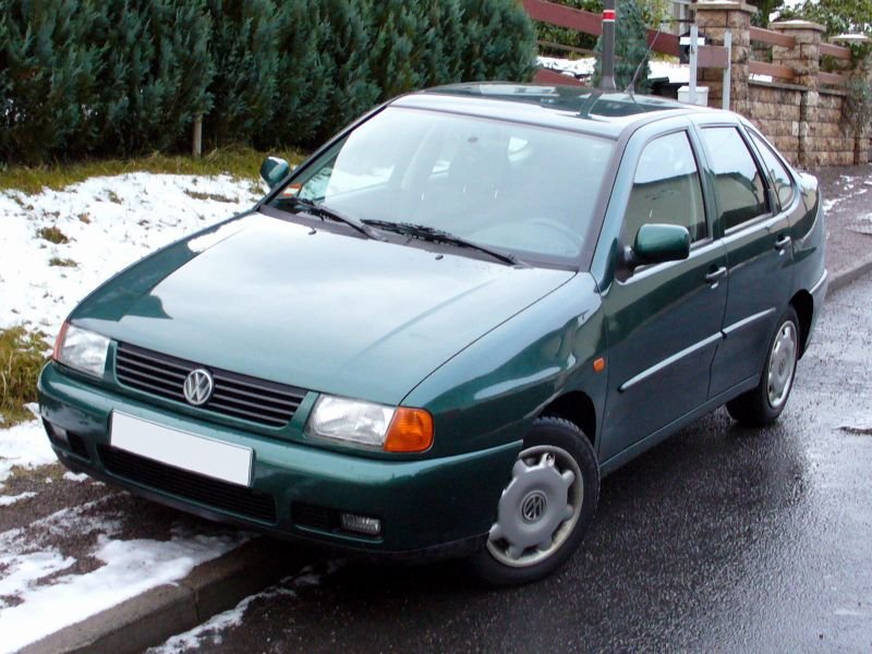 800px-VW_Polo_Classic.jpg