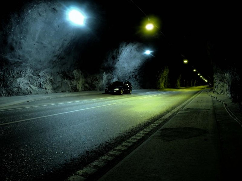 Omega+tunell copy.jpg