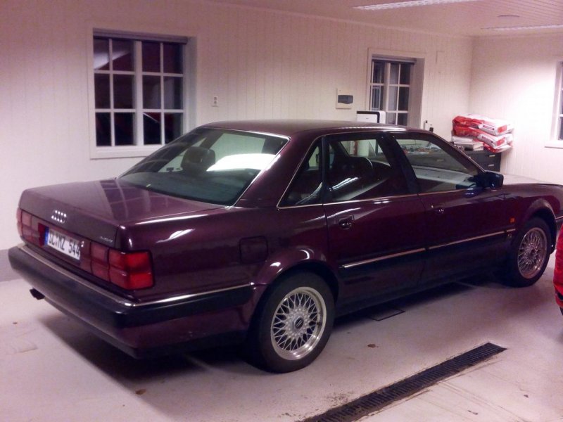 Audi V8 1.jpg