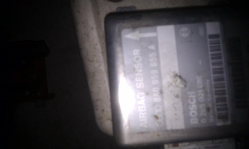 Airbag_sensor_A6.jpg