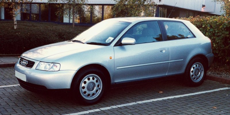 Audi_A3_1.6_3-door_1997_UK.jpg