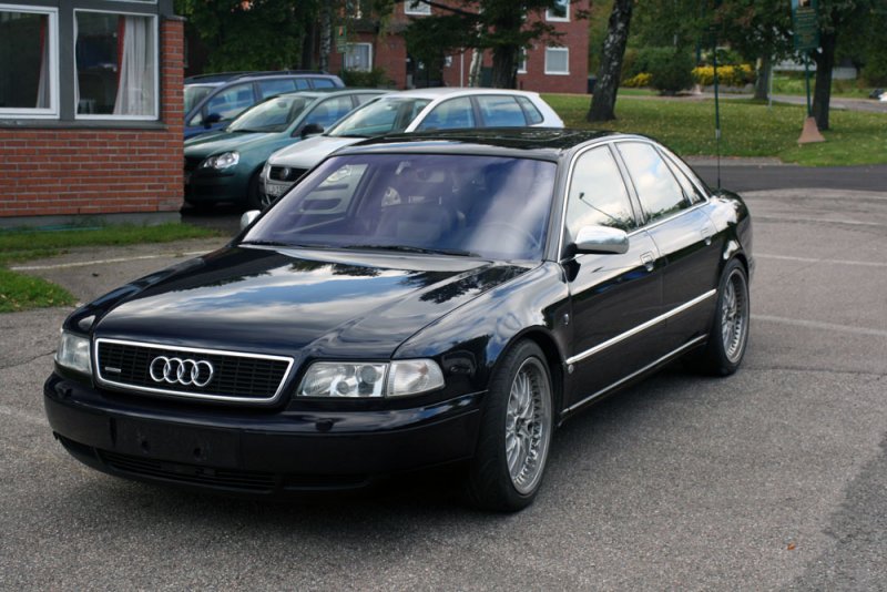 audia8sideetter1.jpg
