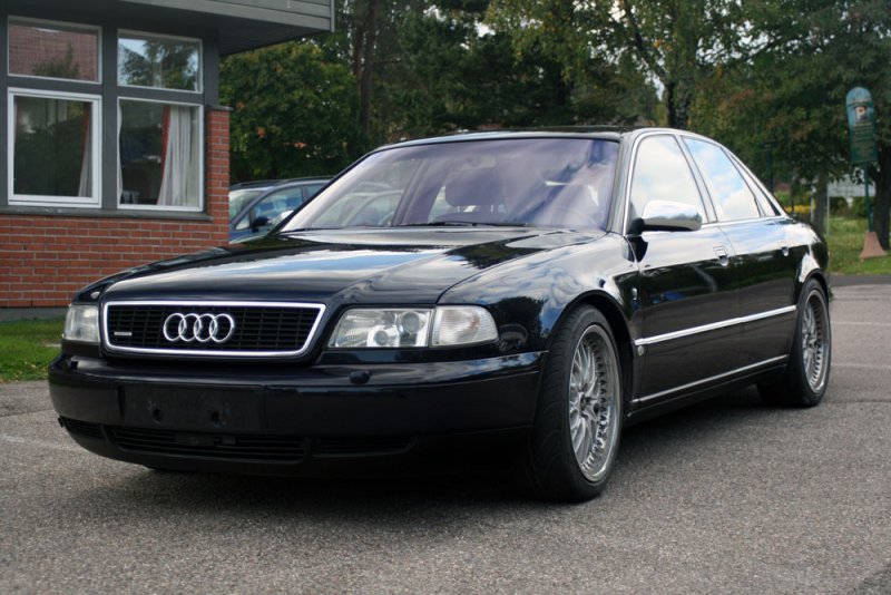 audia8sideetter2.jpg