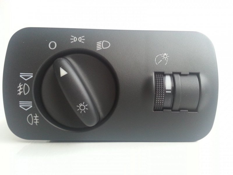 audis38l light switch.jpg